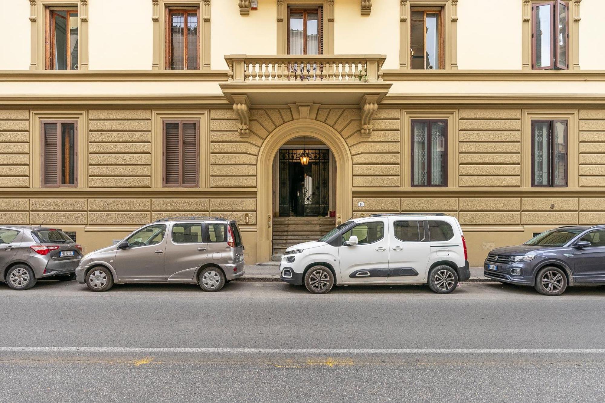 San Marco Black Appartamento Luxury Con Terrazzo E Parcheggio Su Richiesta Флоренция Екстериор снимка