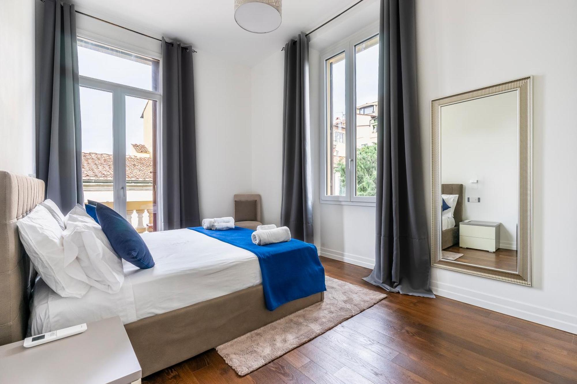 San Marco Black Appartamento Luxury Con Terrazzo E Parcheggio Su Richiesta Флоренция Екстериор снимка