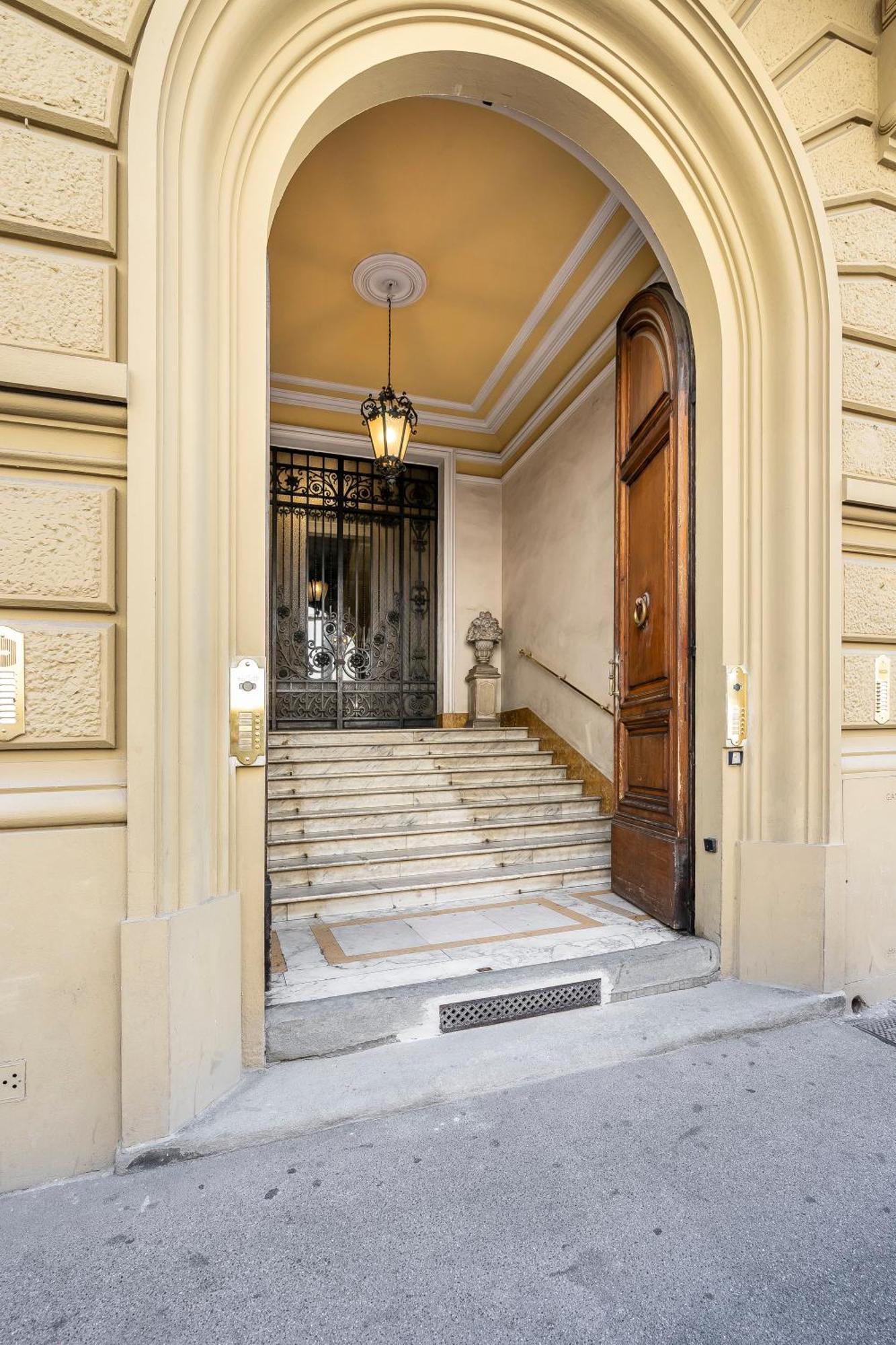 San Marco Black Appartamento Luxury Con Terrazzo E Parcheggio Su Richiesta Флоренция Екстериор снимка
